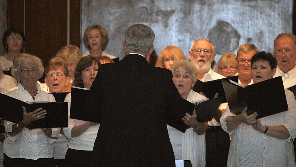 Experience⁤ the Magic of‍ Community Choirs: Unite with Others in Glorious Carol Singing Sessions
