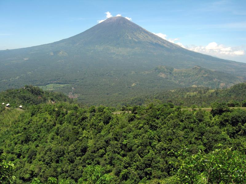 Beware! Take Extra Precautions When Visiting Bali’s Mount Agung Now
