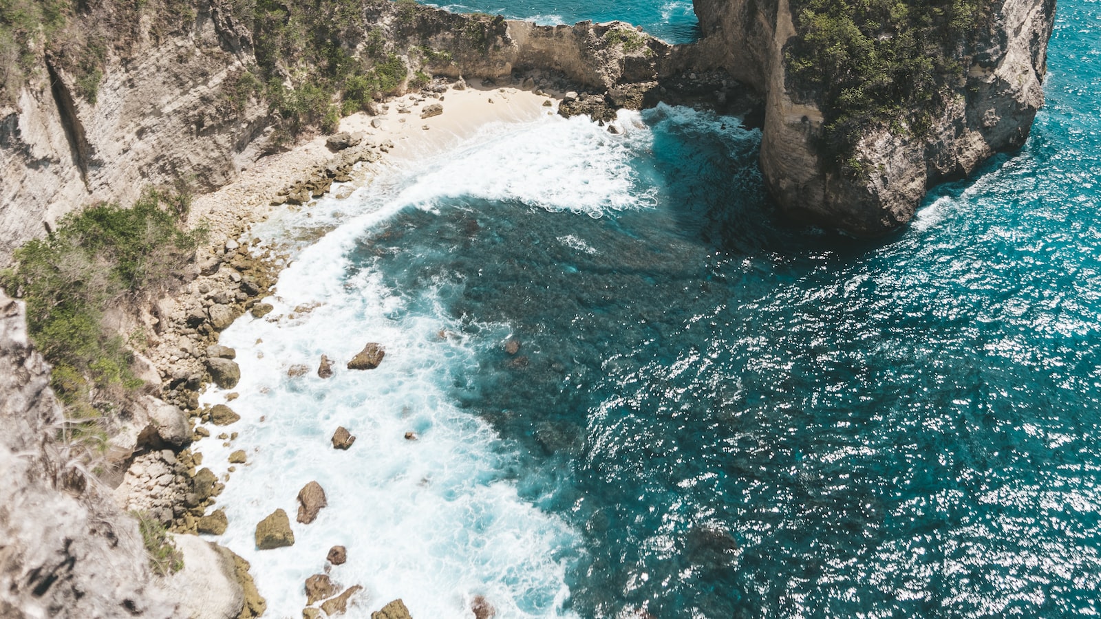 The Inconvenient Truth: Limited Internet Connectivity in Bali's Nusa Penida