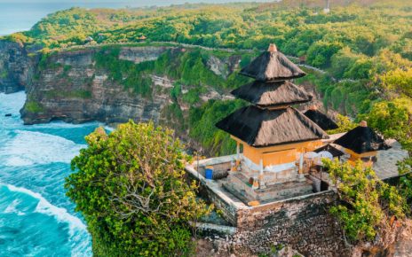 Bali Researchers And Tourism Leaders Collaborate To Manage Uluwatu’s Monkeys